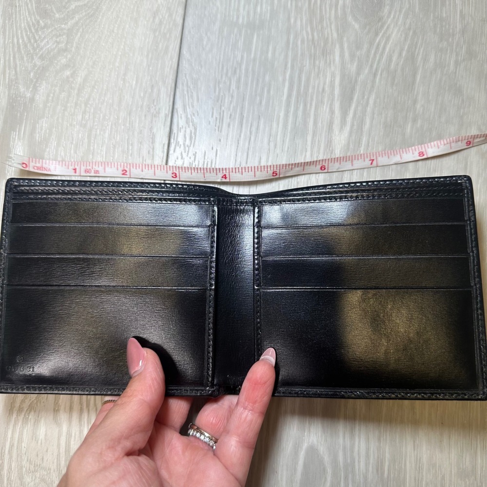 New in box Gucci mens authentic black leather bifold wallet luxury designer slim - Picture 9 of 9